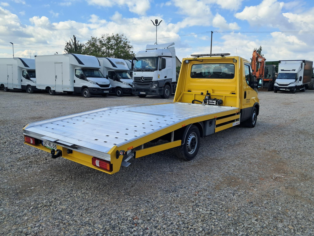 IVECO DAILY 35S18 AUTOLAWETA - Vontató: 4 kép. IVECO DAILY 35S18 AUTOLAWETA - Vontató: 4 kép.