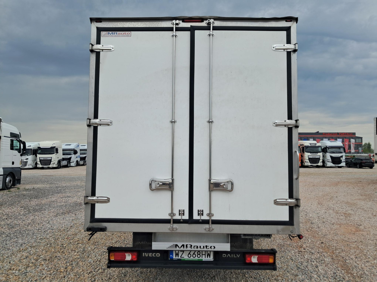 IVECO DAILY 50C18 CHŁODNIA/IZOTERMA - Hűtős kisteherautó: 5 kép. IVECO DAILY 50C18 CHŁODNIA/IZOTERMA - Hűtős kisteherautó: 5 kép.