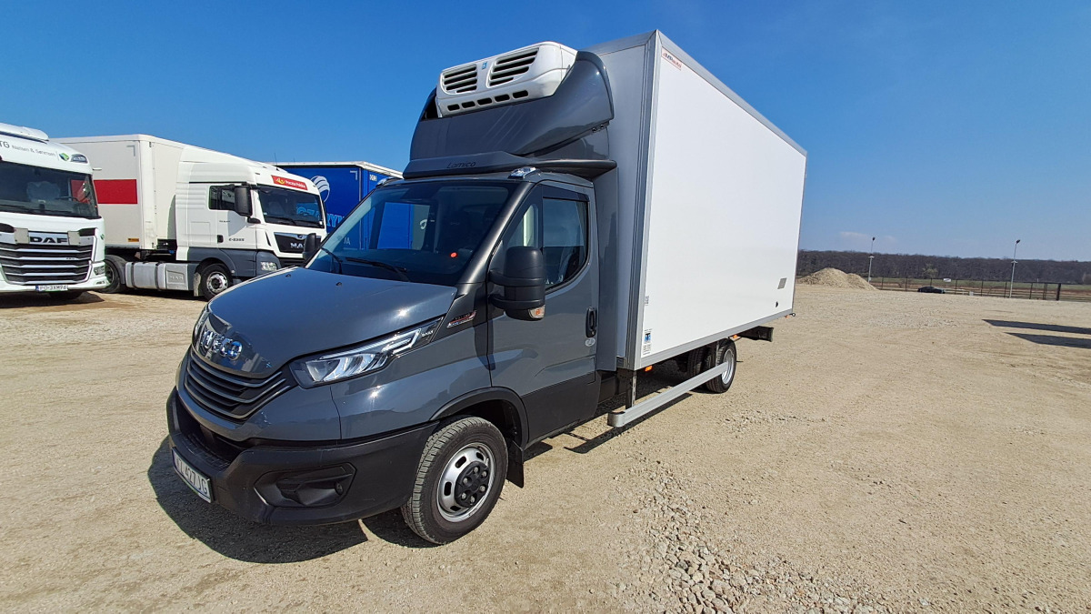 IVECO DAILY 50C18 CHŁODNIA Z AGREGATEM - Hűtős teherautó: 3 kép. IVECO DAILY 50C18 CHŁODNIA Z AGREGATEM - Hűtős teherautó: 3 kép.