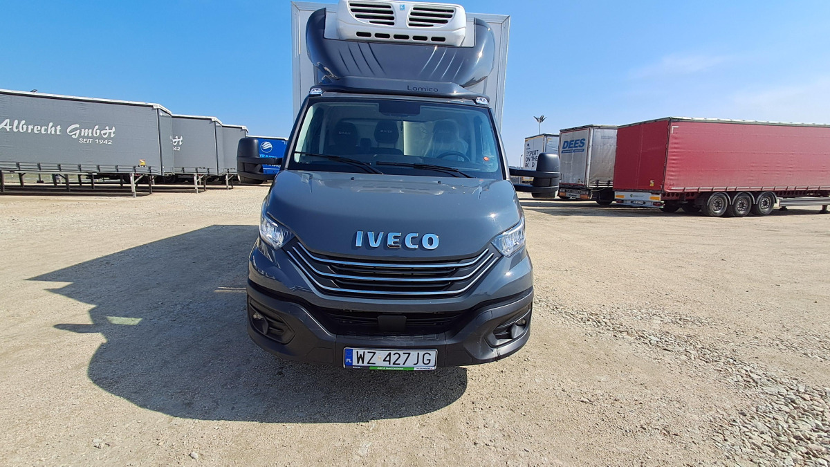 IVECO DAILY 50C18 CHŁODNIA Z AGREGATEM - Hűtős teherautó: 2 kép. IVECO DAILY 50C18 CHŁODNIA Z AGREGATEM - Hűtős teherautó: 2 kép.