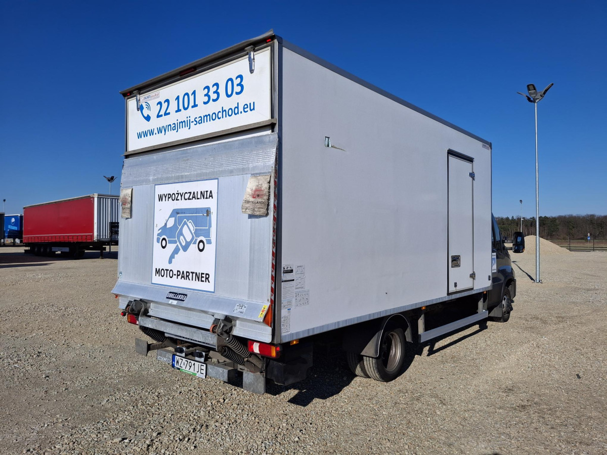 IVECO DAILY 50C18 KONTENER Z WINDĄ - Dobozos felépítményű teherautó: 5 kép. IVECO DAILY 50C18 KONTENER Z WINDĄ - Dobozos felépítményű teherautó: 5 kép.