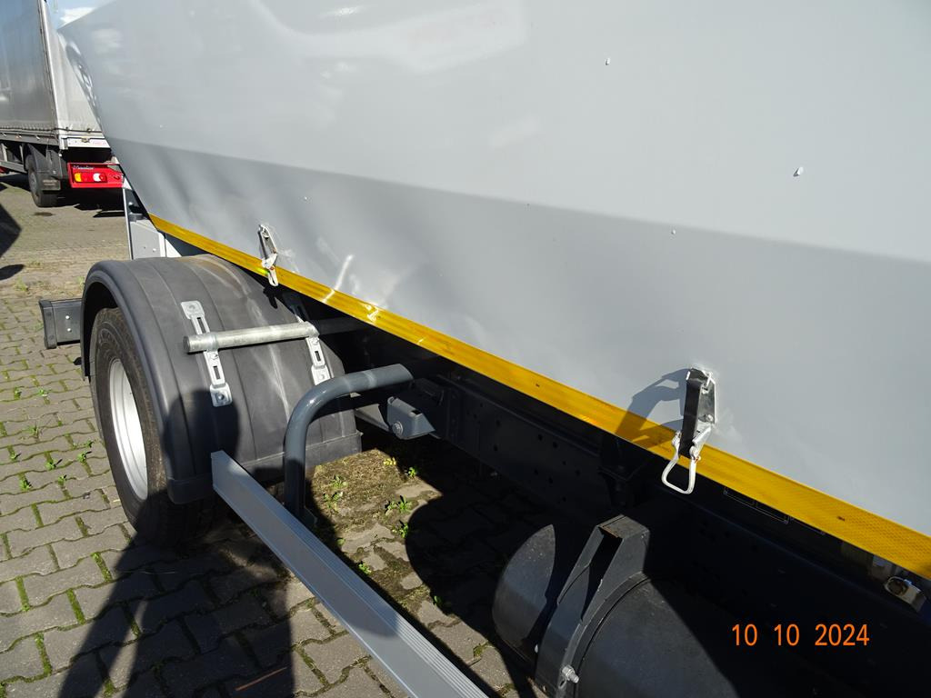 IVECO DAILY WYWÓZ ŚMIECI - Szemetesautó: 5 kép. IVECO DAILY WYWÓZ ŚMIECI - Szemetesautó: 5 kép.