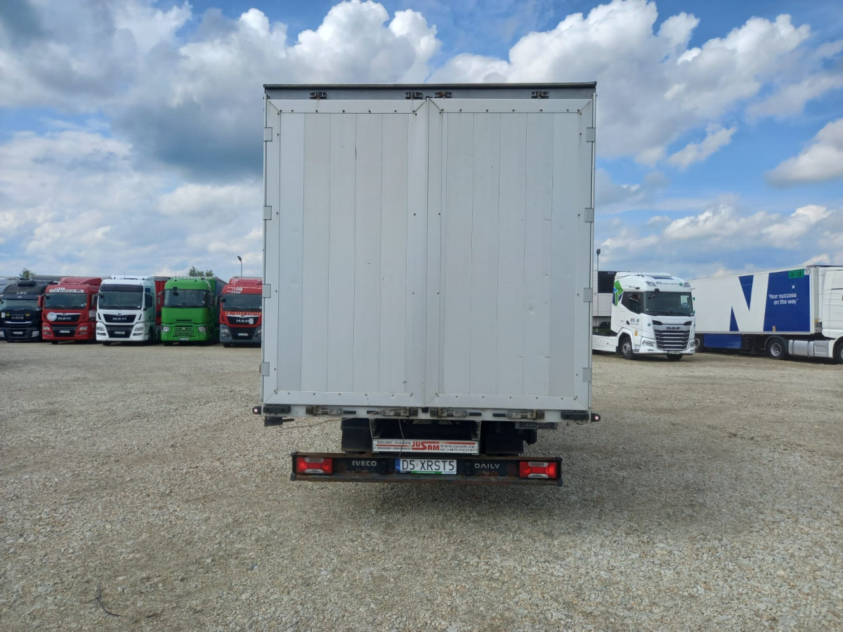 IVECO/JUSAM STANISŁAWJURKOWSKI 50C18/JU06 PLANDEKA - Ponyvás kisteherautó: 5 kép. IVECO/JUSAM STANISŁAWJURKOWSKI 50C18/JU06 PLANDEKA - Ponyvás kisteherautó: 5 kép.