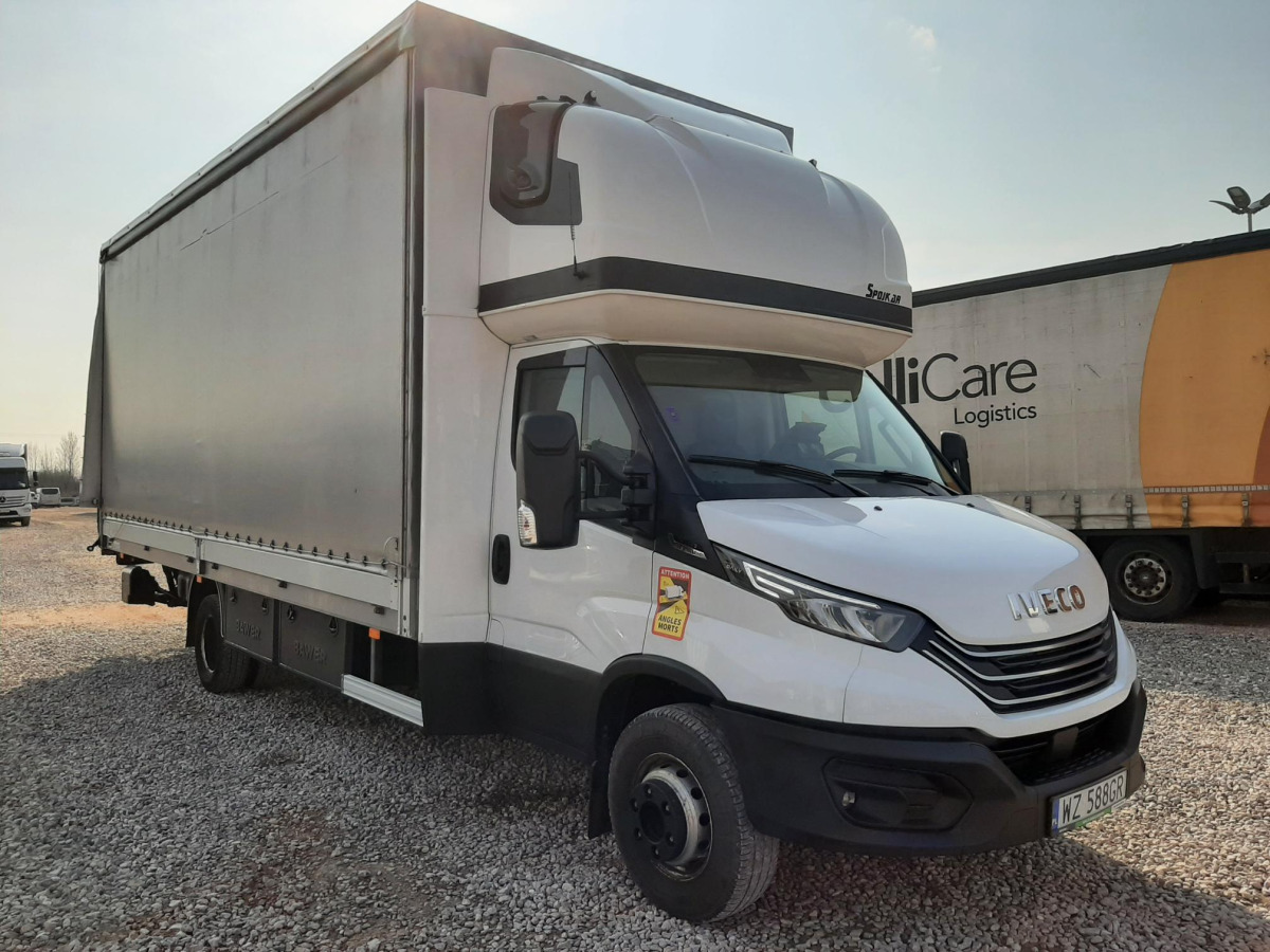 IVECO/JUSAM STANISŁAWJURKOWSKI 70C18/JU06 PLANDEKA Z WINDĄ - Ponyvás kisteherautó: 1 kép. IVECO/JUSAM STANISŁAWJURKOWSKI 70C18/JU06 PLANDEKA Z WINDĄ - Ponyvás kisteherautó: 1 kép.