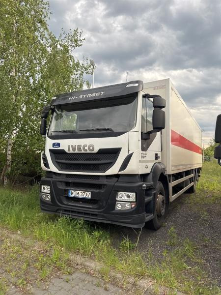 IVECO STRALIS KONTENER - Dobozos felépítményű teherautó: 2 kép. IVECO STRALIS KONTENER - Dobozos felépítményű teherautó: 2 kép.