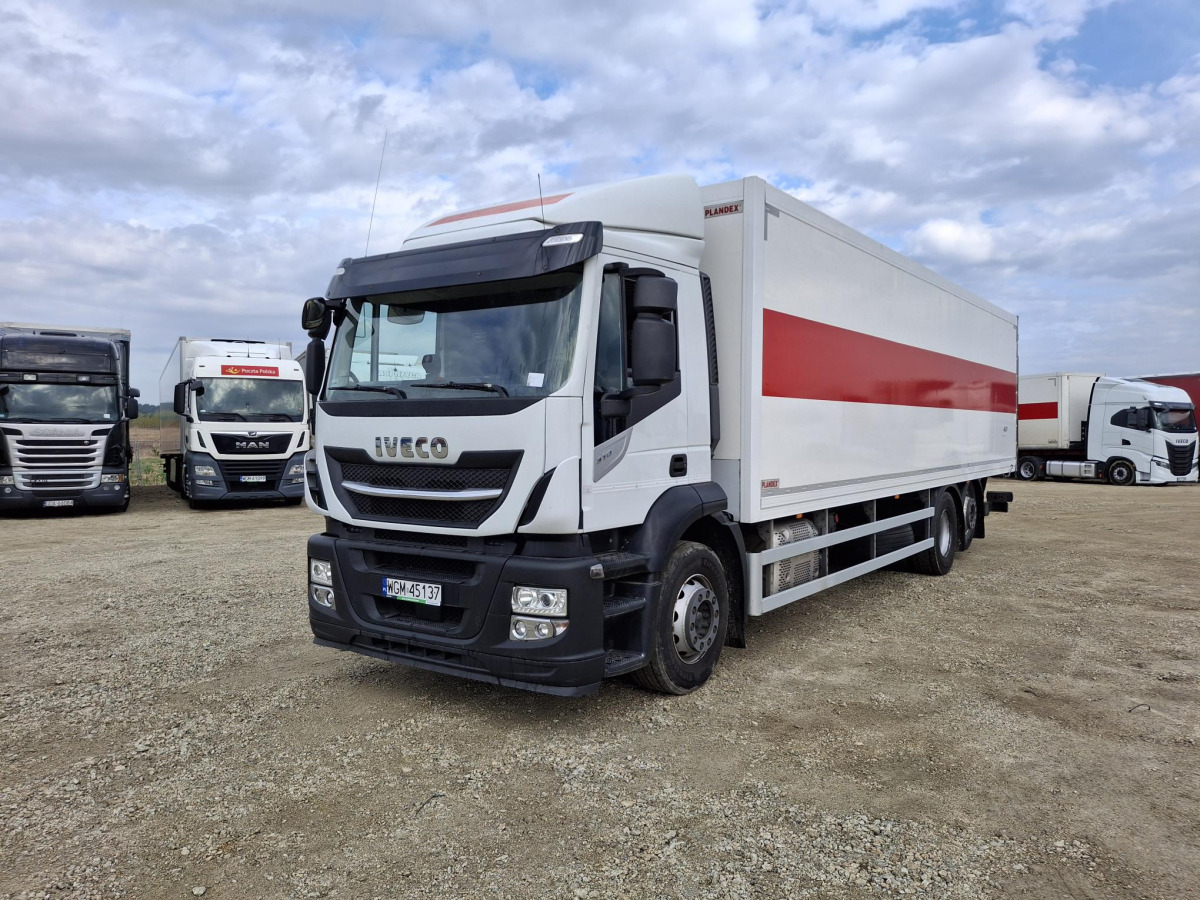 IVECO STRALIS KONTENER Z WINDĄ - Dobozos felépítményű teherautó: 2 kép. IVECO STRALIS KONTENER Z WINDĄ - Dobozos felépítményű teherautó: 2 kép.