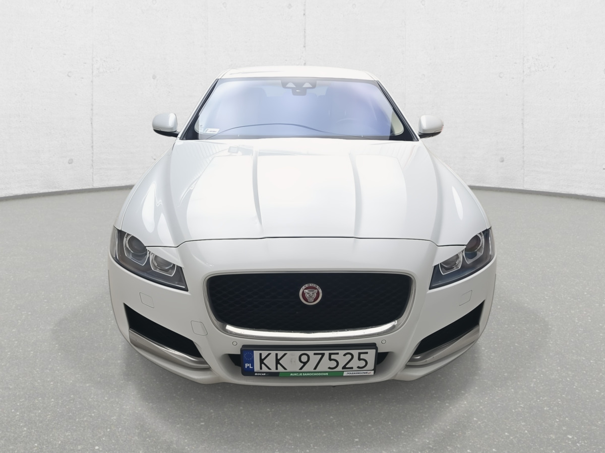JAGUAR XF SEDAN - Szedán: 4 kép. JAGUAR XF SEDAN - Szedán: 4 kép.