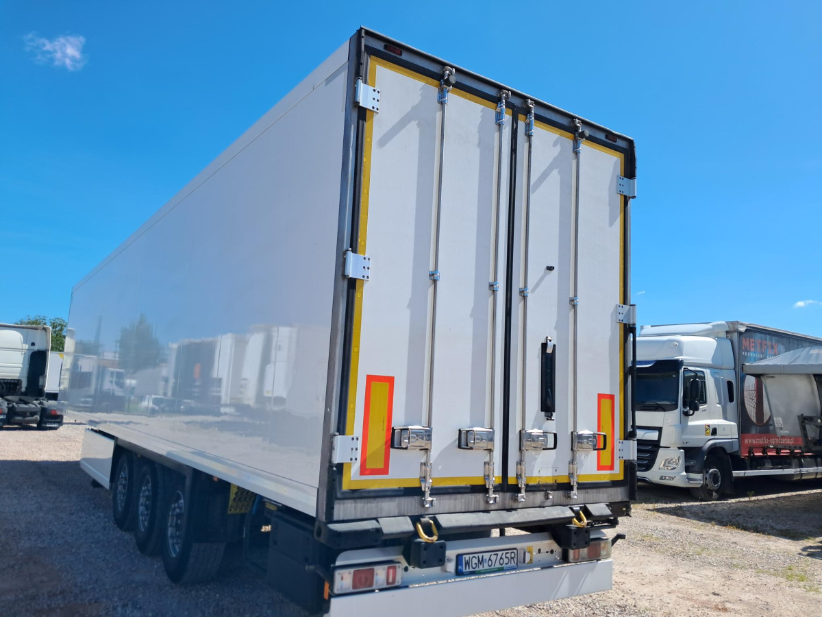KRONE SD CHŁODNIA - Pótkocsi hűtős: 5 kép. KRONE SD CHŁODNIA - Pótkocsi hűtős: 5 kép.