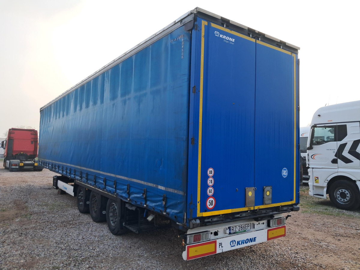 KRONE SD FIRANA - Ponyvás pótkocsi: 5 kép. KRONE SD FIRANA - Ponyvás pótkocsi: 5 kép.