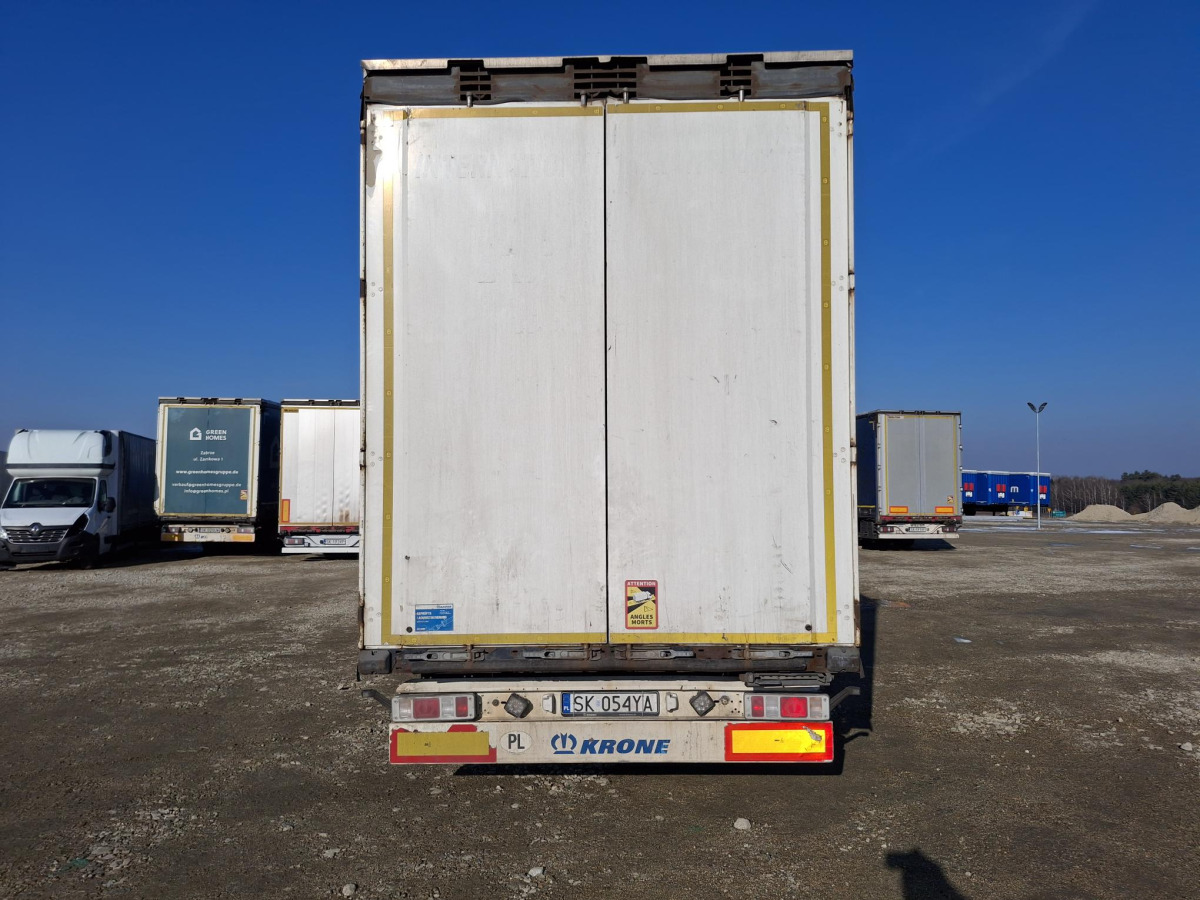 KRONE SD KURTYNOWA - Ponyvás pótkocsi: 5 kép. KRONE SD KURTYNOWA - Ponyvás pótkocsi: 5 kép.