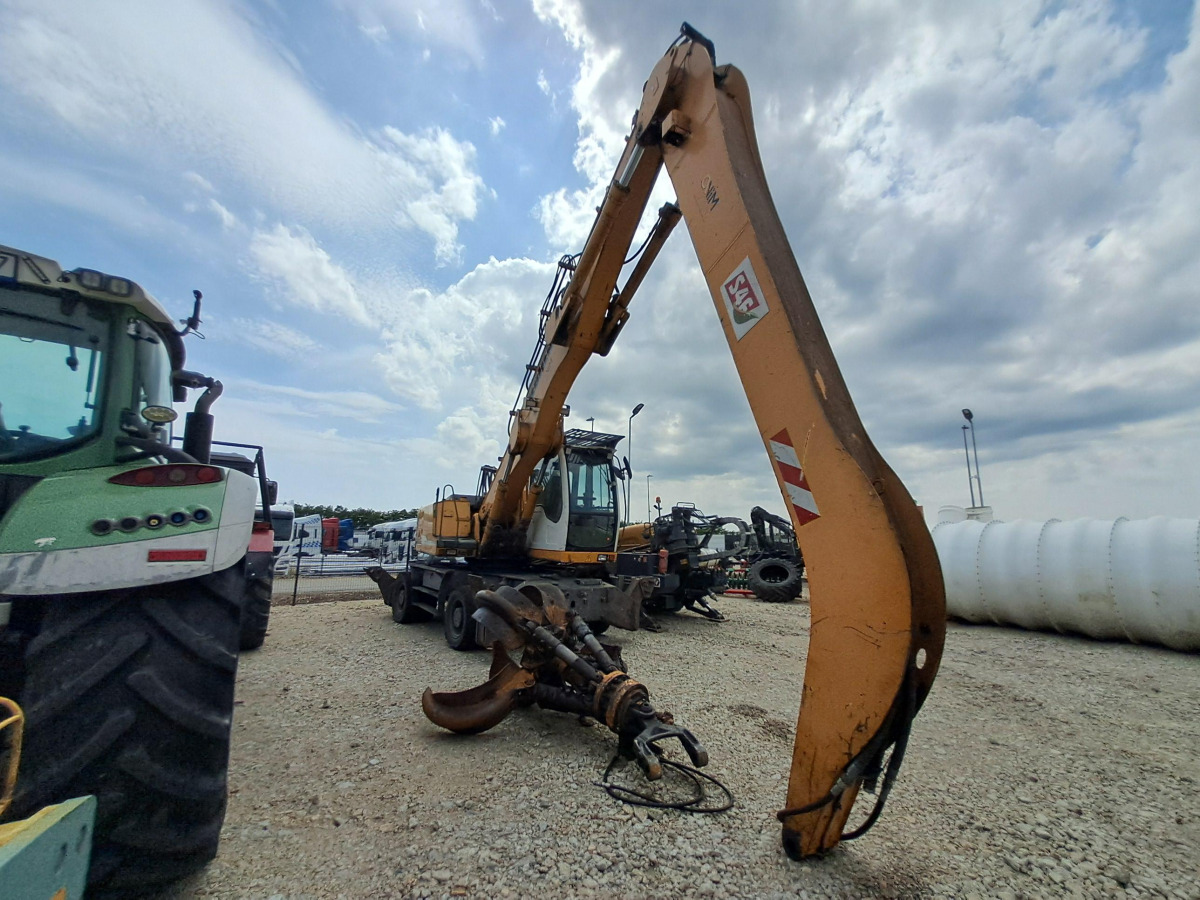Koparka kołowa – LIEBHERR A 924 C LITRONIC – 2011 – 20 177 h – prace ziemne - Hulladék kotró: 1 kép. Koparka kołowa – LIEBHERR A 924 C LITRONIC – 2011 – 20 177 h – prace ziemne - Hulladék kotró: 1 kép.