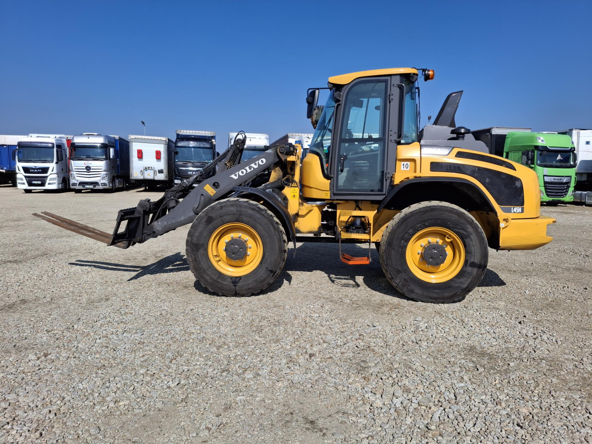 Ładowarka kołowa VOLVO L45H - 2023 - 7858 mth - 75 kW - Gumikerekes homlokrakodó: 3 kép. Ładowarka kołowa VOLVO L45H - 2023 - 7858 mth - 75 kW - Gumikerekes homlokrakodó: 3 kép.