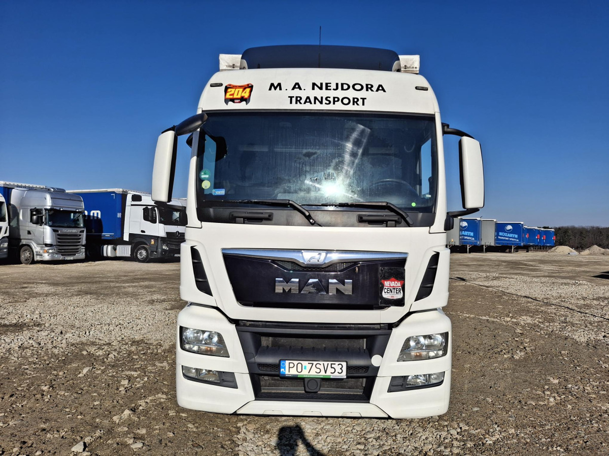 MAN TGS 18.320 4X2 LL SOLÓWKA - Ponyvás teherautó: 3 kép. MAN TGS 18.320 4X2 LL SOLÓWKA - Ponyvás teherautó: 3 kép.
