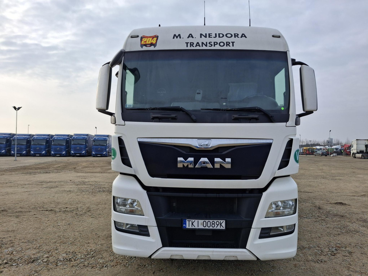MAN TGX 18.400 SOLÓWKA - Ponyvás teherautó: 3 kép. MAN TGX 18.400 SOLÓWKA - Ponyvás teherautó: 3 kép.