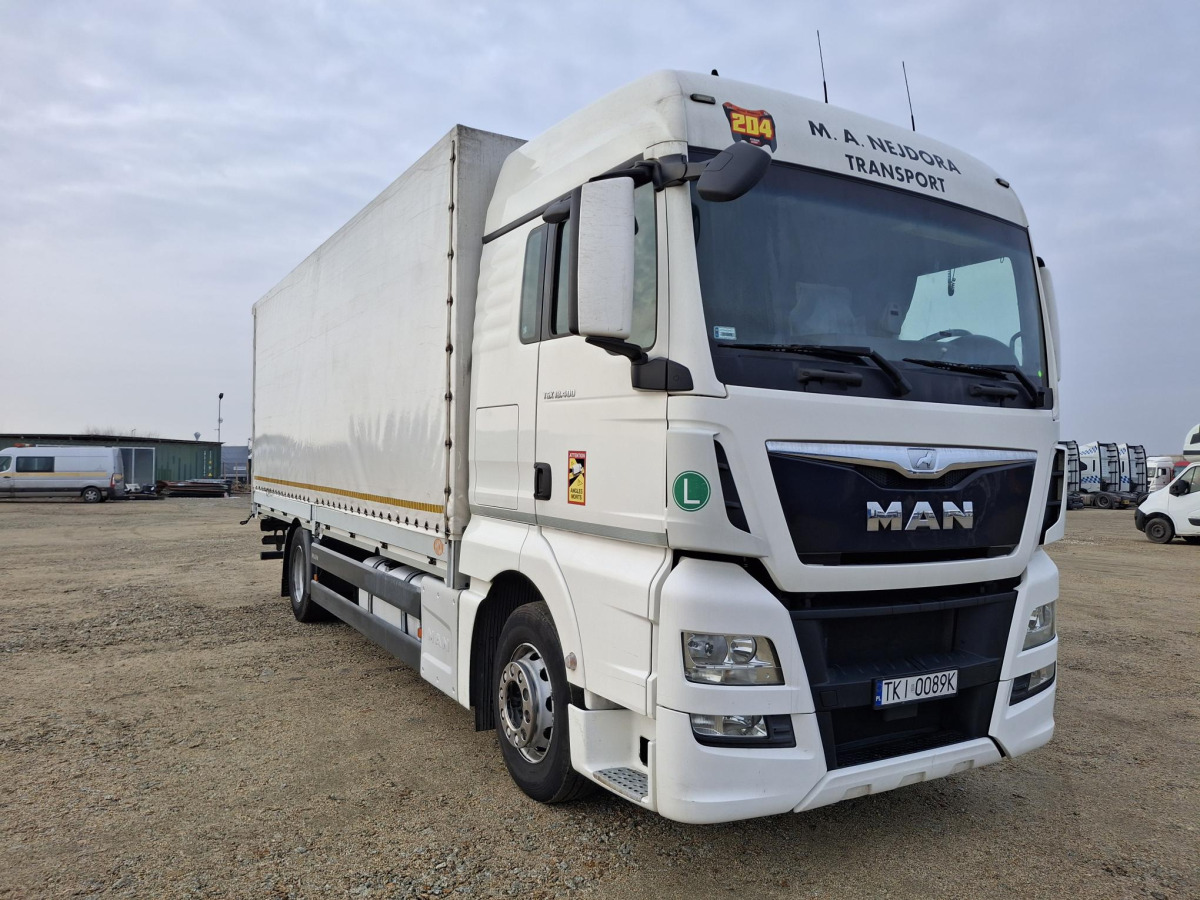 MAN TGX 18.400 SOLÓWKA - Ponyvás teherautó: 1 kép. MAN TGX 18.400 SOLÓWKA - Ponyvás teherautó: 1 kép.