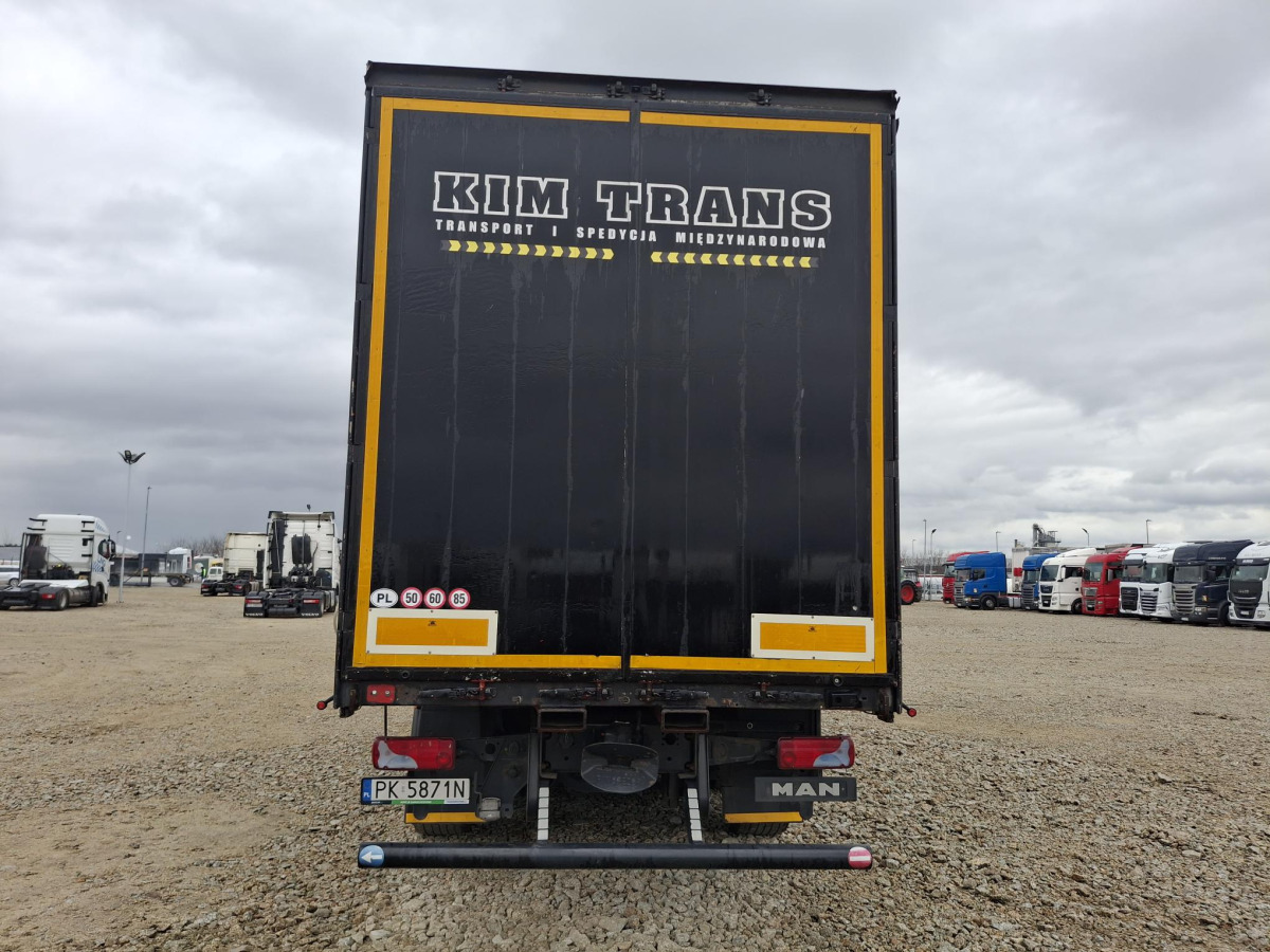 MAN TGX SOLÓWKA - Ponyvás teherautó: 4 kép. MAN TGX SOLÓWKA - Ponyvás teherautó: 4 kép.