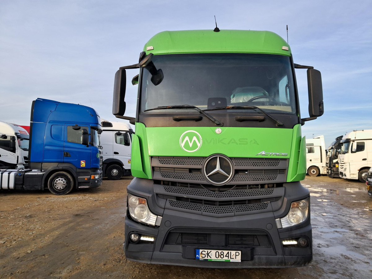 MERCEDES BENZ ACTROS HAKOWIEC - Horgos rakodó teherautó: 3 kép. MERCEDES BENZ ACTROS HAKOWIEC - Horgos rakodó teherautó: 3 kép.