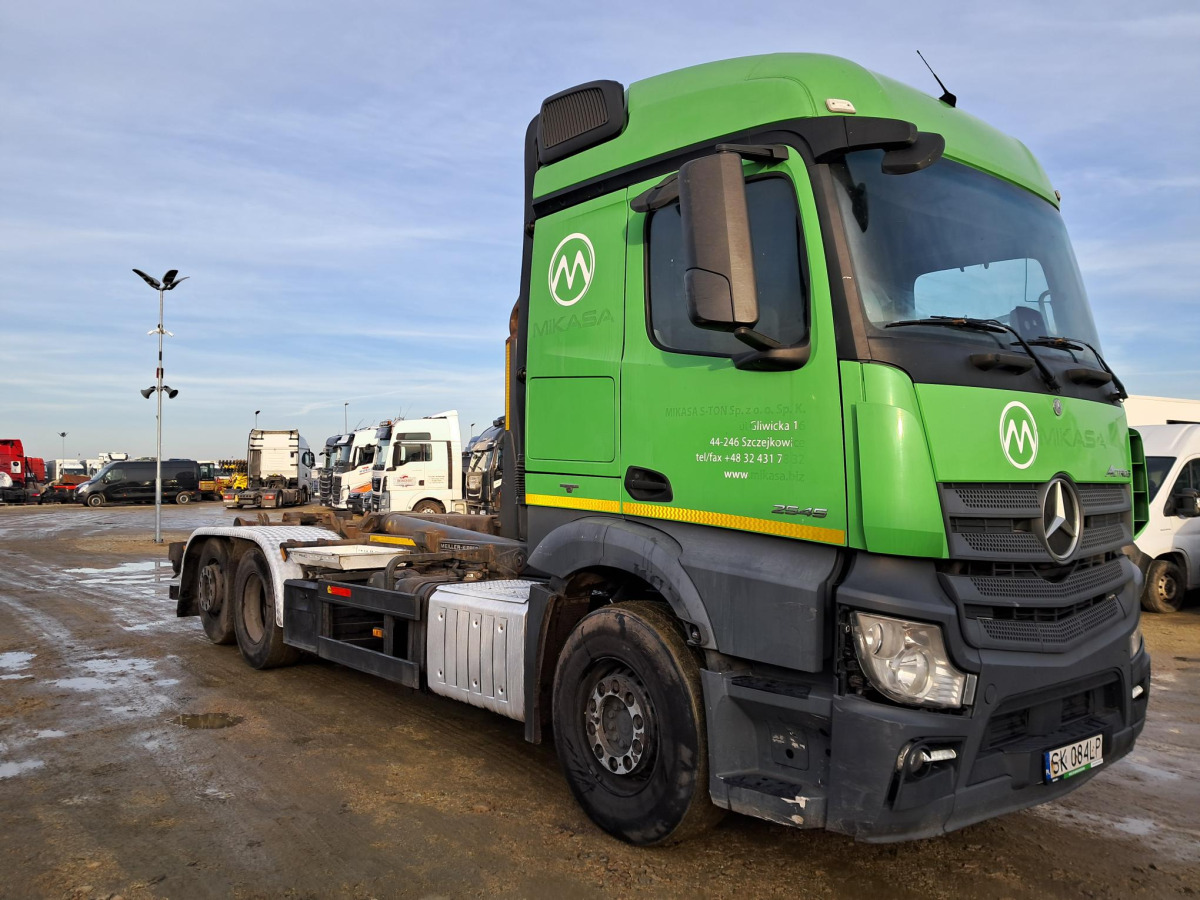 MERCEDES BENZ ACTROS HAKOWIEC - Horgos rakodó teherautó: 1 kép. MERCEDES BENZ ACTROS HAKOWIEC - Horgos rakodó teherautó: 1 kép.