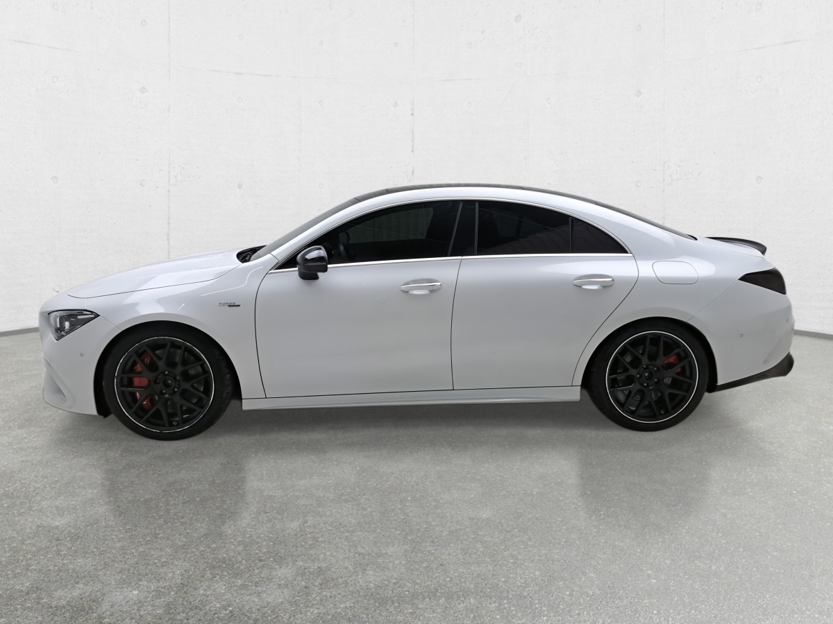 MERCEDES BENZ AMG CLA 45 SEDAN - Szedán: 5 kép. MERCEDES BENZ AMG CLA 45 SEDAN - Szedán: 5 kép.