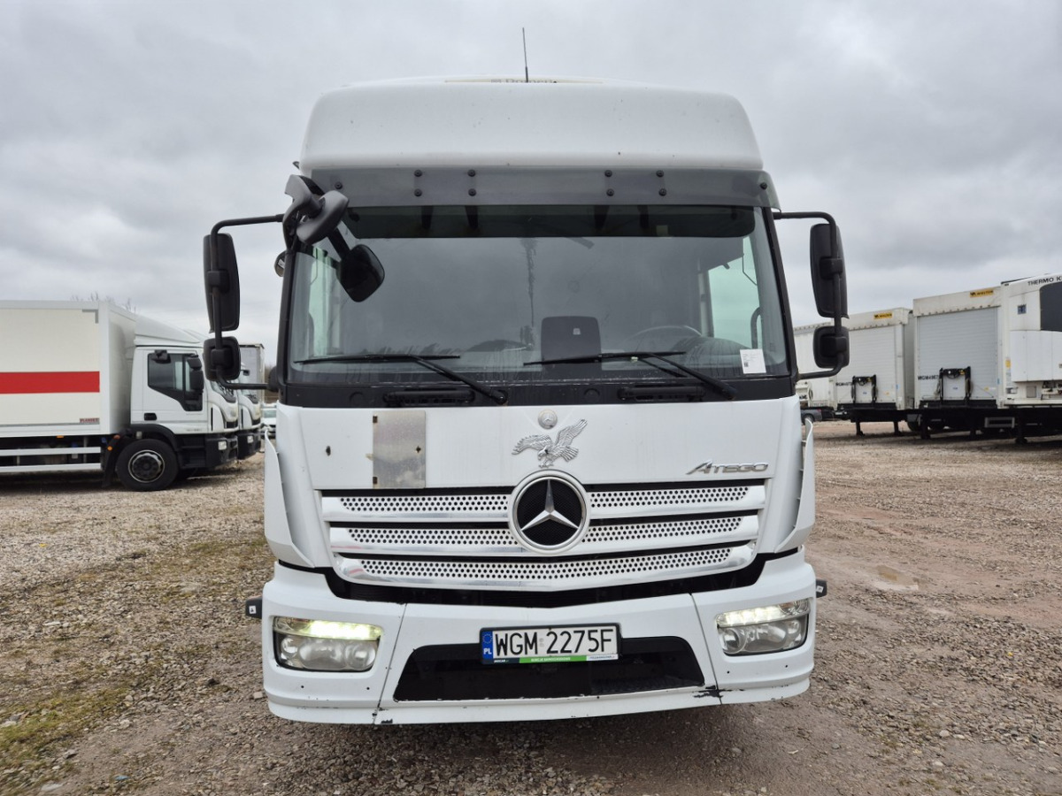 MERCEDES BENZ ATEGO CHŁODNIA - Hűtős teherautó: 3 kép. MERCEDES BENZ ATEGO CHŁODNIA - Hűtős teherautó: 3 kép.