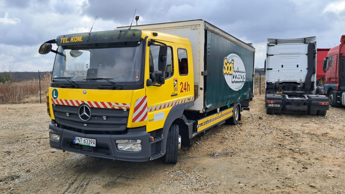 MERCEDES BENZ ATEGO SPECJALISTYCZNY - Ponyvás teherautó: 2 kép. MERCEDES BENZ ATEGO SPECJALISTYCZNY - Ponyvás teherautó: 2 kép.