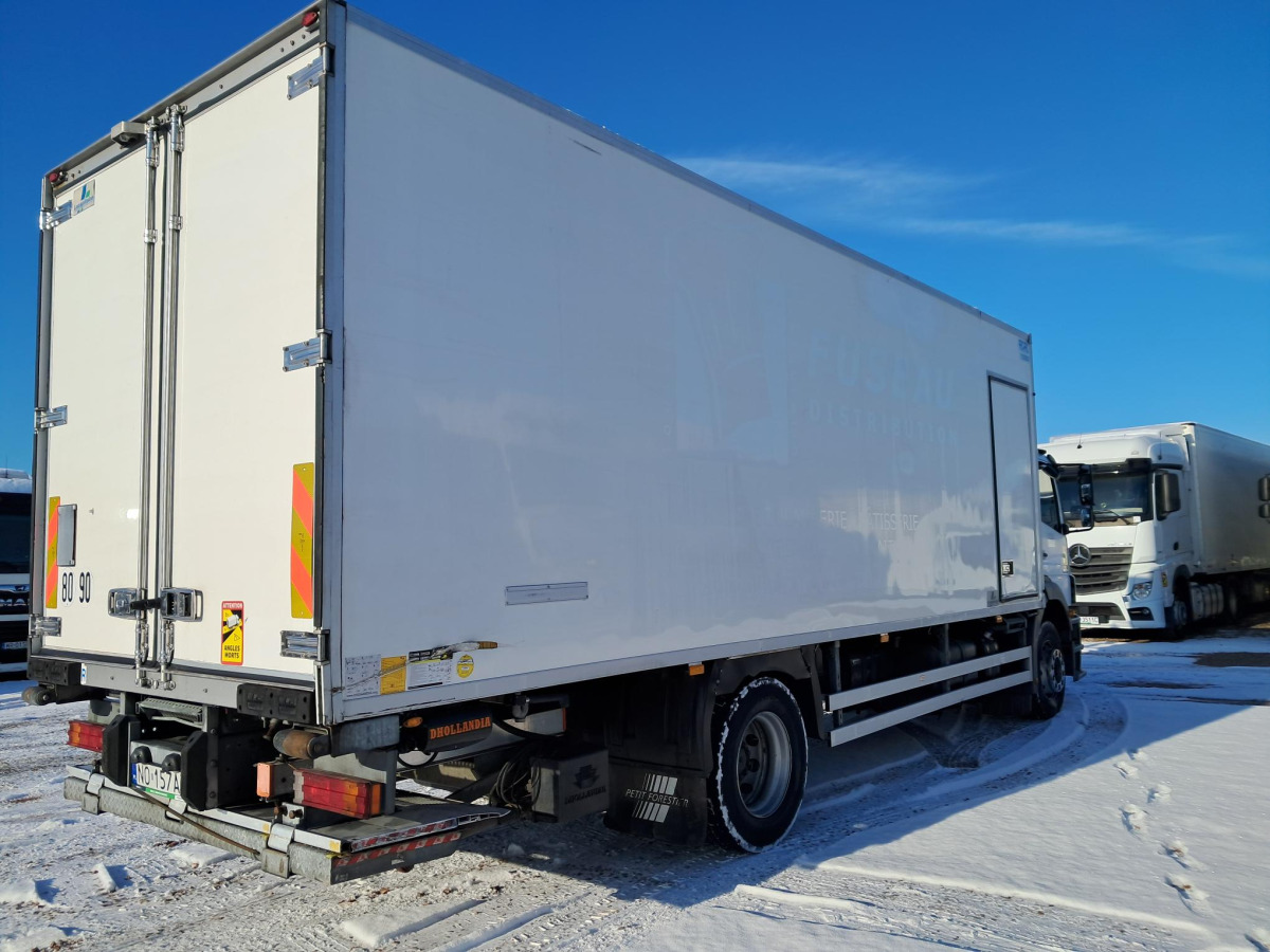 MERCEDES BENZ AXOR CHŁODNIA Z AGREGATEM - Hűtős teherautó: 5 kép. MERCEDES BENZ AXOR CHŁODNIA Z AGREGATEM - Hűtős teherautó: 5 kép.