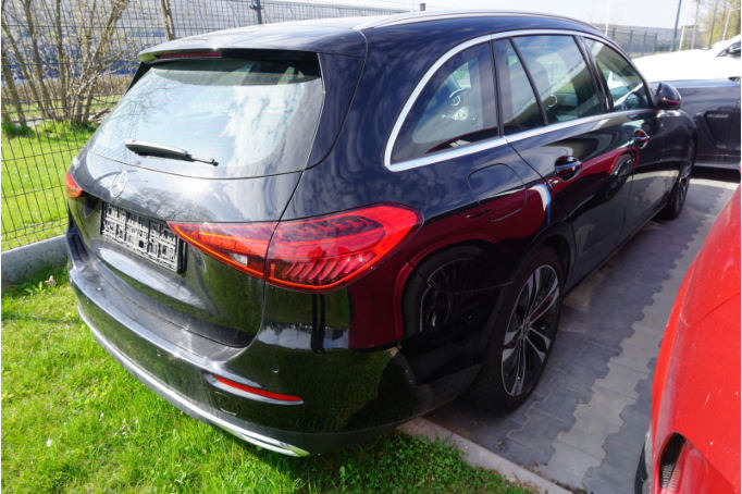 MERCEDES BENZ C 200 D SUV - Terepjáró/ SUV: 4 kép. MERCEDES BENZ C 200 D SUV - Terepjáró/ SUV: 4 kép.