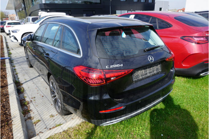 MERCEDES BENZ C 200 D SUV - Terepjáró/ SUV: 3 kép. MERCEDES BENZ C 200 D SUV - Terepjáró/ SUV: 3 kép.