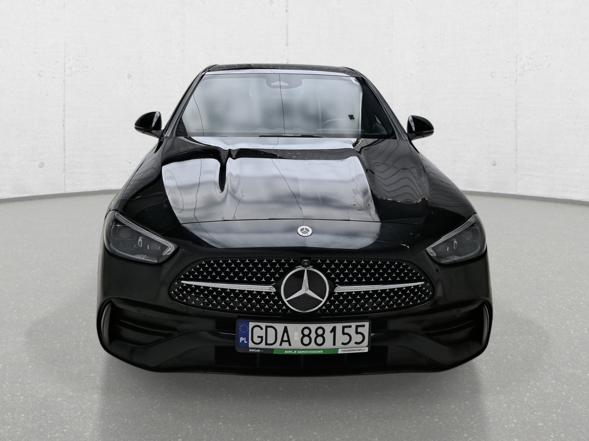MERCEDES BENZ C 220 D 4MATIC SEDAN - Szedán: 3 kép. MERCEDES BENZ C 220 D 4MATIC SEDAN - Szedán: 3 kép.