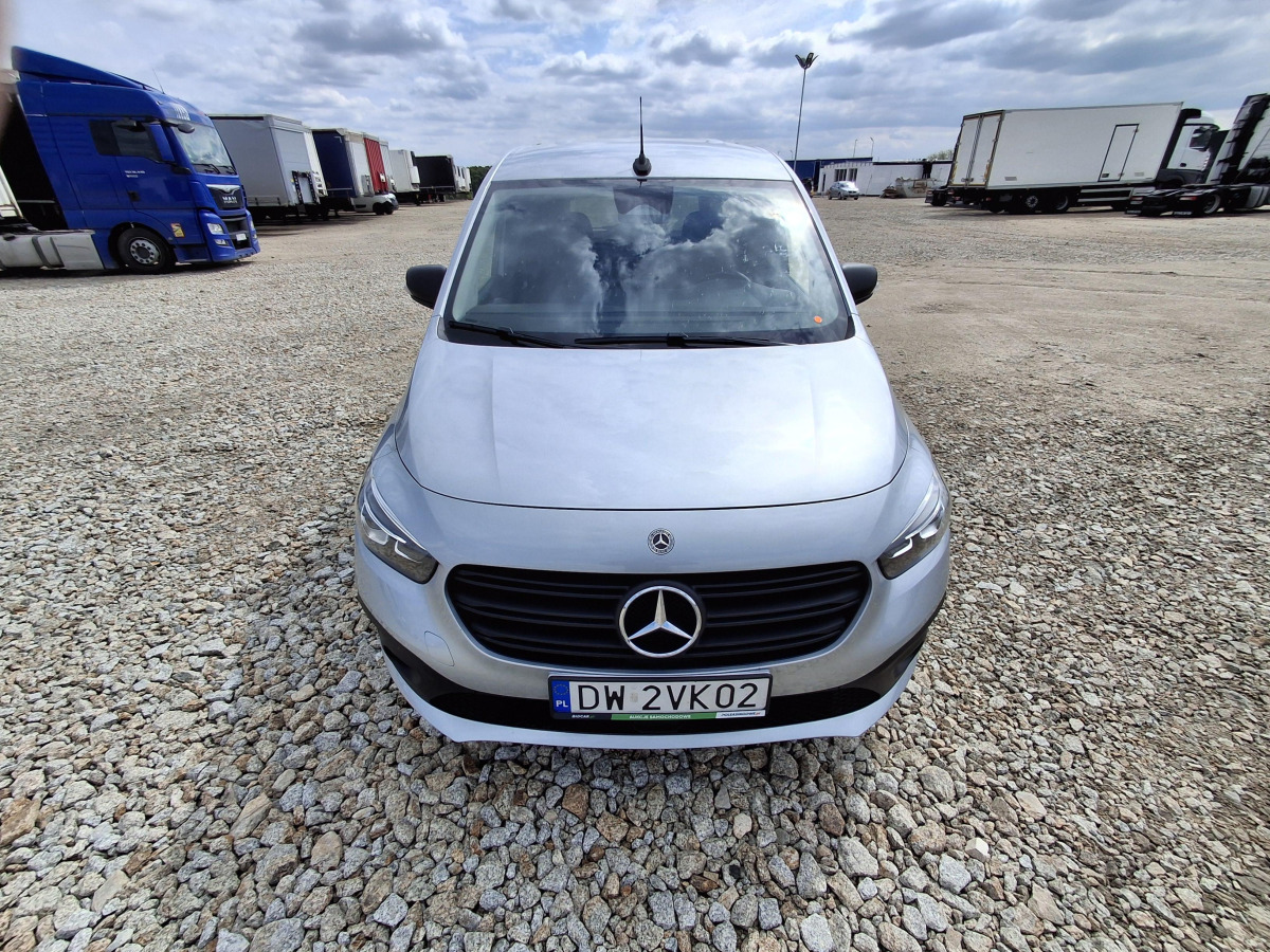 MERCEDES BENZ CITAN MINIVAN - Autó: 2 kép. MERCEDES BENZ CITAN MINIVAN - Autó: 2 kép.