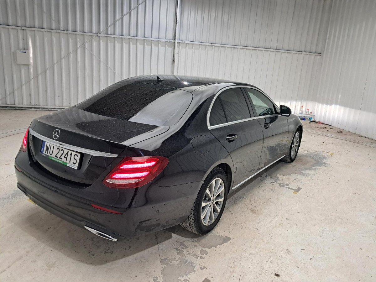 MERCEDES BENZ E 200 D SEDAN - Autó: 4 kép. MERCEDES BENZ E 200 D SEDAN - Autó: 4 kép.