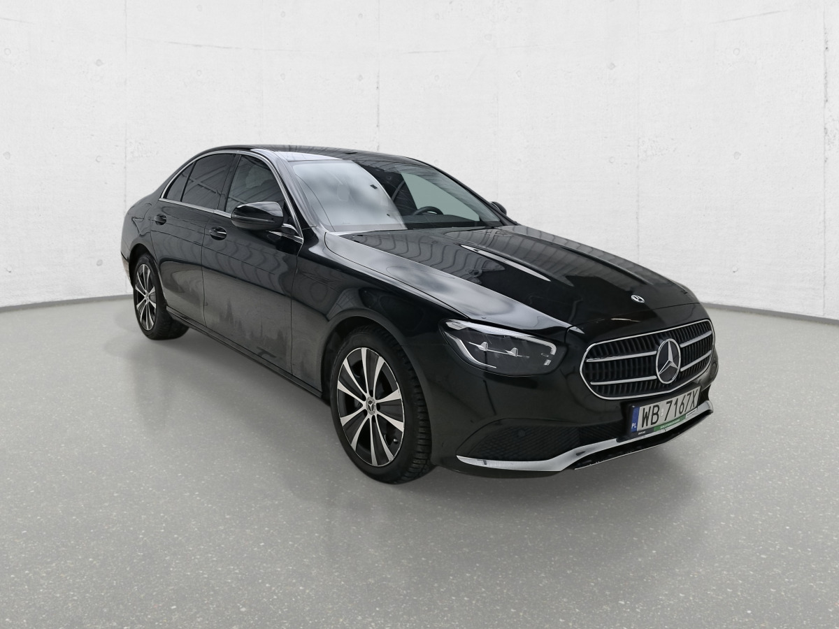 MERCEDES BENZ E350e SEDAN - Szedán: 2 kép. MERCEDES BENZ E350e SEDAN - Szedán: 2 kép.