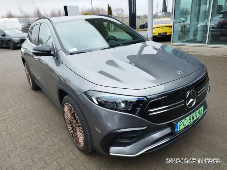 MERCEDES BENZ EQA 300 SUV - Terepjáró/ SUV: 1 kép. MERCEDES BENZ EQA 300 SUV - Terepjáró/ SUV: 1 kép.
