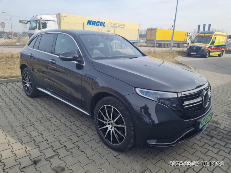 MERCEDES BENZ EQC 400 4MATIC SUV - Terepjáró/ SUV: 1 kép. MERCEDES BENZ EQC 400 4MATIC SUV - Terepjáró/ SUV: 1 kép.