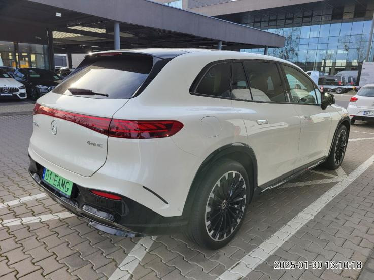 MERCEDES BENZ EQS 580 4MATIC SUV - Terepjáró/ SUV: 3 kép. MERCEDES BENZ EQS 580 4MATIC SUV - Terepjáró/ SUV: 3 kép.