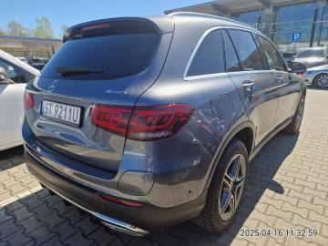 MERCEDES BENZ GLC 300 E 4MATIC SUV - Terepjáró/ SUV: 4 kép. MERCEDES BENZ GLC 300 E 4MATIC SUV - Terepjáró/ SUV: 4 kép.