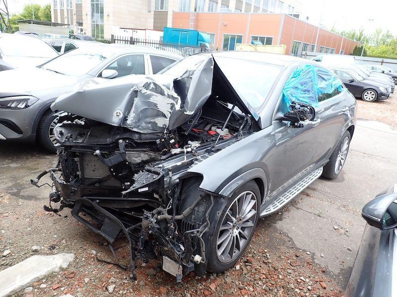 MERCEDES BENZ GLE SEDAN - Szedán: 2 kép. MERCEDES BENZ GLE SEDAN - Szedán: 2 kép.