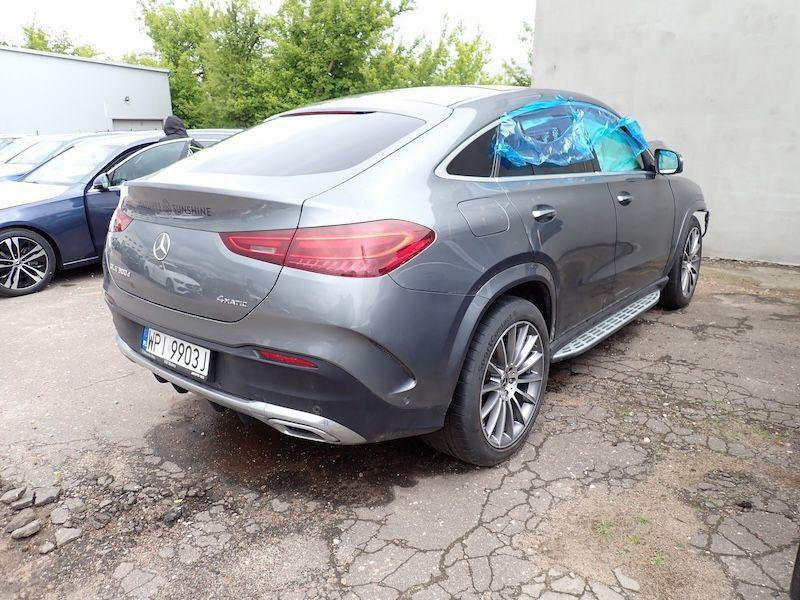 MERCEDES BENZ GLE SEDAN - Szedán: 3 kép. MERCEDES BENZ GLE SEDAN - Szedán: 3 kép.
