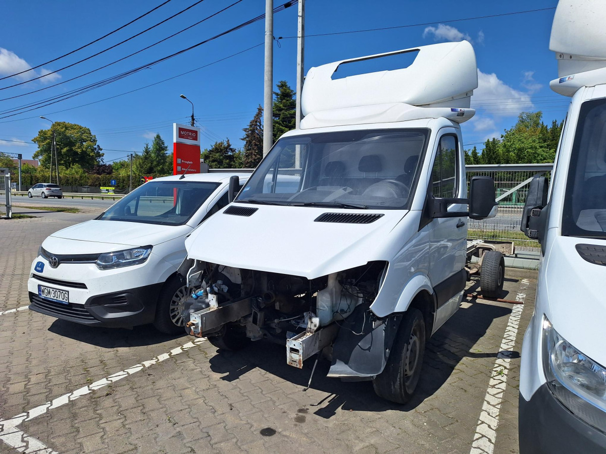 MERCEDES BENZ SPRINTER RAMA DO ZABUDOWY - Alvaz teherautó: 2 kép. MERCEDES BENZ SPRINTER RAMA DO ZABUDOWY - Alvaz teherautó: 2 kép.