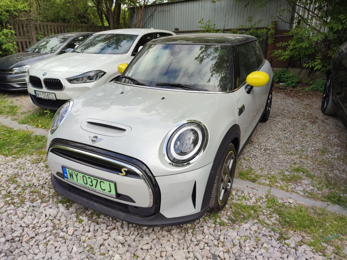MINI COOPER HATCHBACK - Autó: 2 kép. MINI COOPER HATCHBACK - Autó: 2 kép.