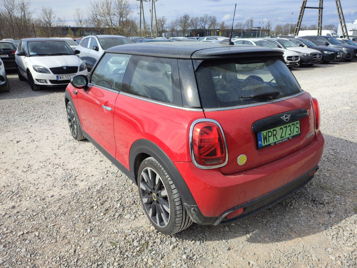 MINI Cooper SE Classic Trim HATCHBACK - Hatchback: 4 kép. MINI Cooper SE Classic Trim HATCHBACK - Hatchback: 4 kép.