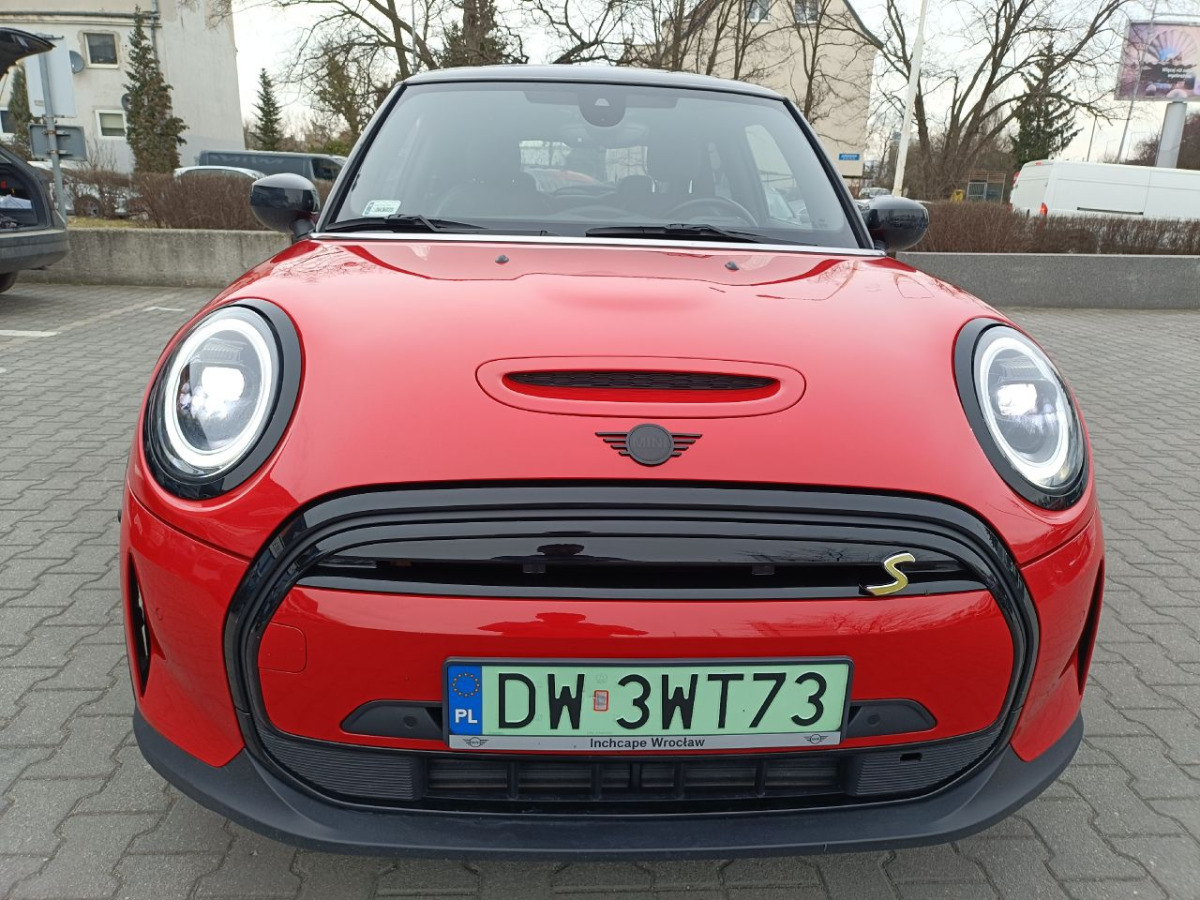 MINI Cooper SE HATCHBACK - Autó: 2 kép. MINI Cooper SE HATCHBACK - Autó: 2 kép.