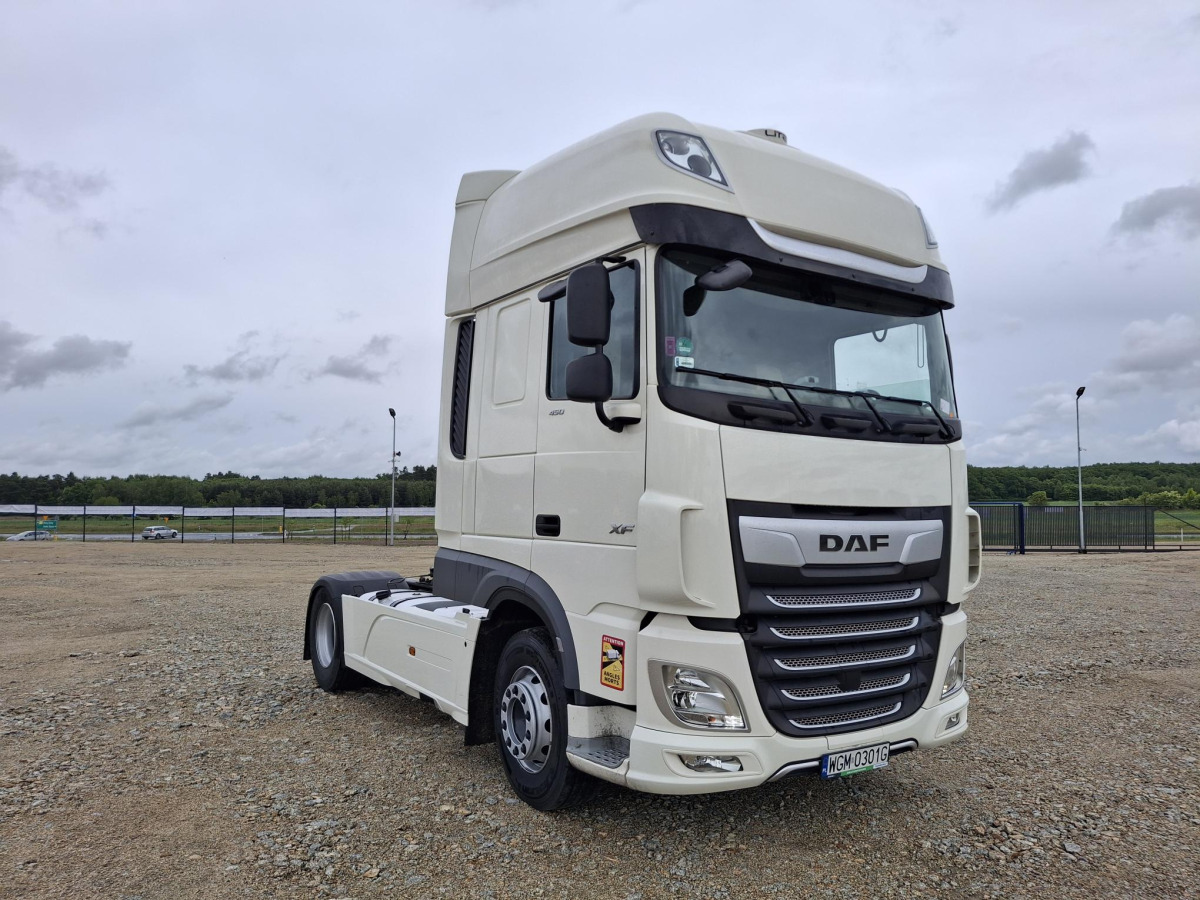 DAF XF 450 FT CIĄGNIK SIODŁOWY - Nyergesvontató: 1 kép. DAF XF 450 FT CIĄGNIK SIODŁOWY - Nyergesvontató: 1 kép.