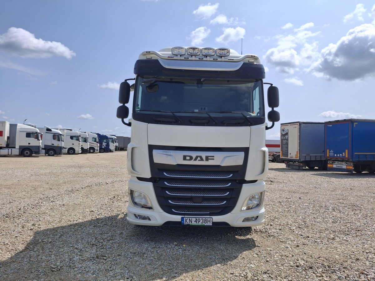 DAF XF 450 FT CIĄGNIK SIODŁOWY - Nyergesvontató: 3 kép. DAF XF 450 FT CIĄGNIK SIODŁOWY - Nyergesvontató: 3 kép.