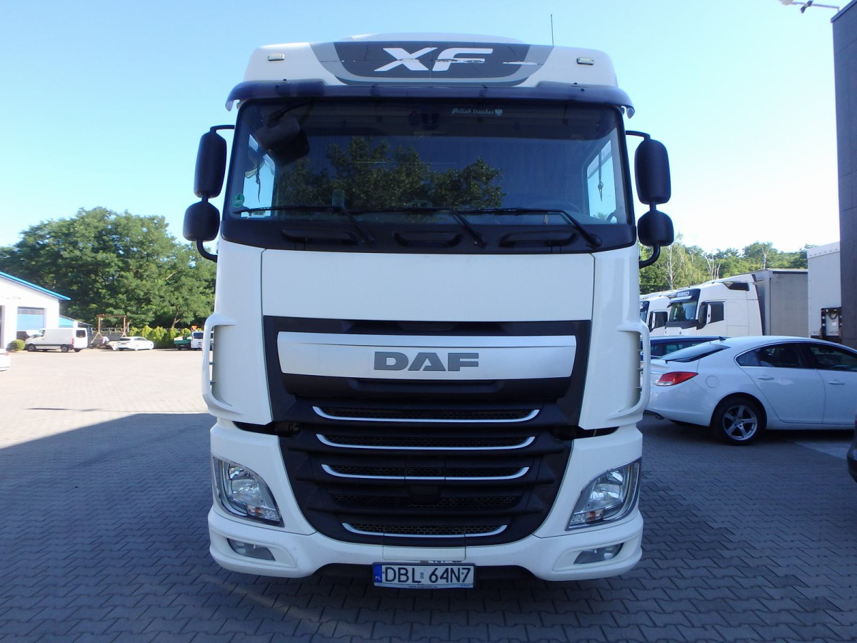 DAF XF 460 CIĄGNIK SIODŁOWY - Nyergesvontató: 3 kép. DAF XF 460 CIĄGNIK SIODŁOWY - Nyergesvontató: 3 kép.