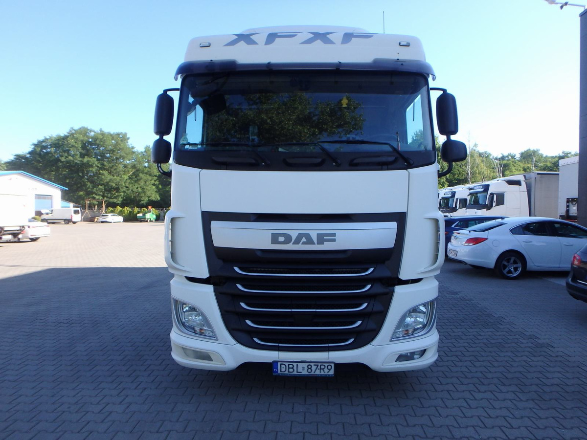 DAF XF 460 CIĄGNIK SIODŁOWY - Nyergesvontató: 3 kép. DAF XF 460 CIĄGNIK SIODŁOWY - Nyergesvontató: 3 kép.