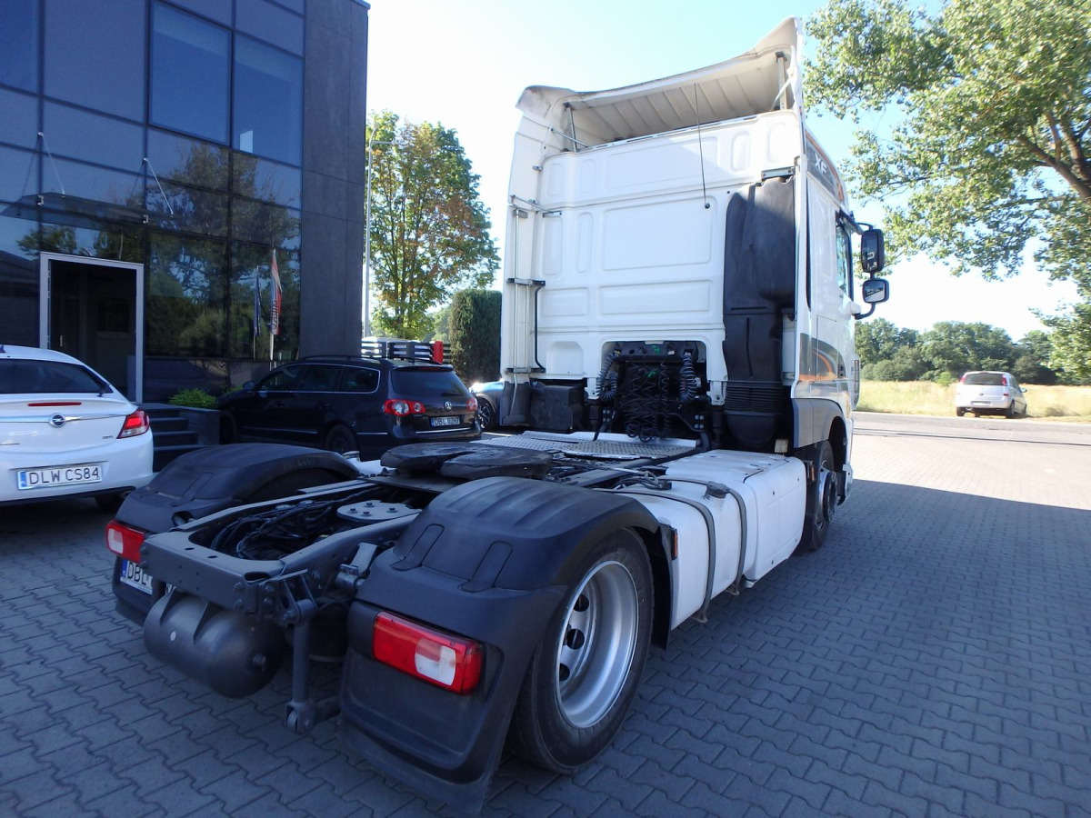 DAF XF 460 CIĄGNIK SIODŁOWY - Nyergesvontató: 5 kép. DAF XF 460 CIĄGNIK SIODŁOWY - Nyergesvontató: 5 kép.