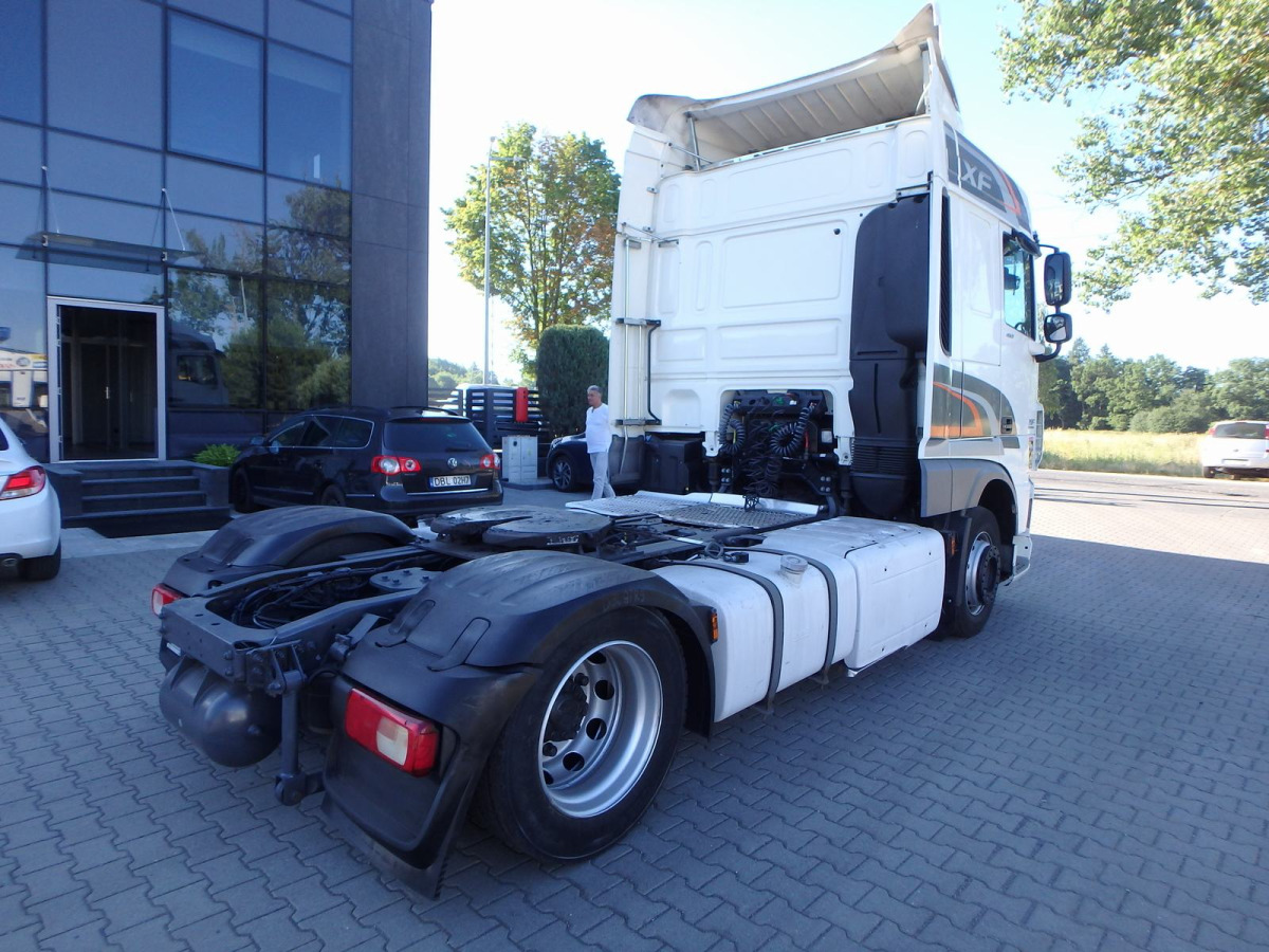 DAF XF 460 CIĄGNIK SIODŁOWY - Nyergesvontató: 5 kép. DAF XF 460 CIĄGNIK SIODŁOWY - Nyergesvontató: 5 kép.