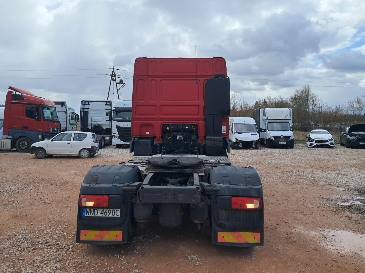 DAF XF 460 FT CIĄGNIK SIODŁOWY - Nyergesvontató: 4 kép. DAF XF 460 FT CIĄGNIK SIODŁOWY - Nyergesvontató: 4 kép.