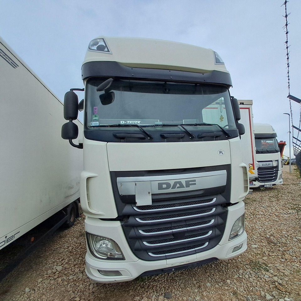 DAF XF 460 FT CIĄGNIK SIODŁOWY - Nyergesvontató: 2 kép. DAF XF 460 FT CIĄGNIK SIODŁOWY - Nyergesvontató: 2 kép.
